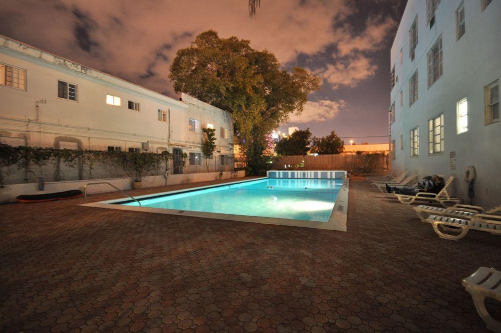 Tropics Hotel - Miami Beach