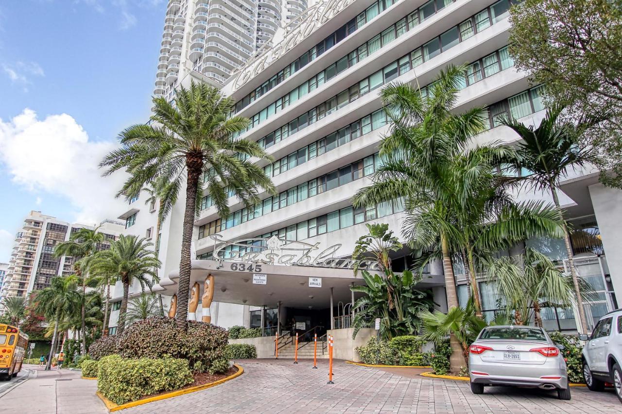 Deluxe Studios And Apartments At The Casablanca