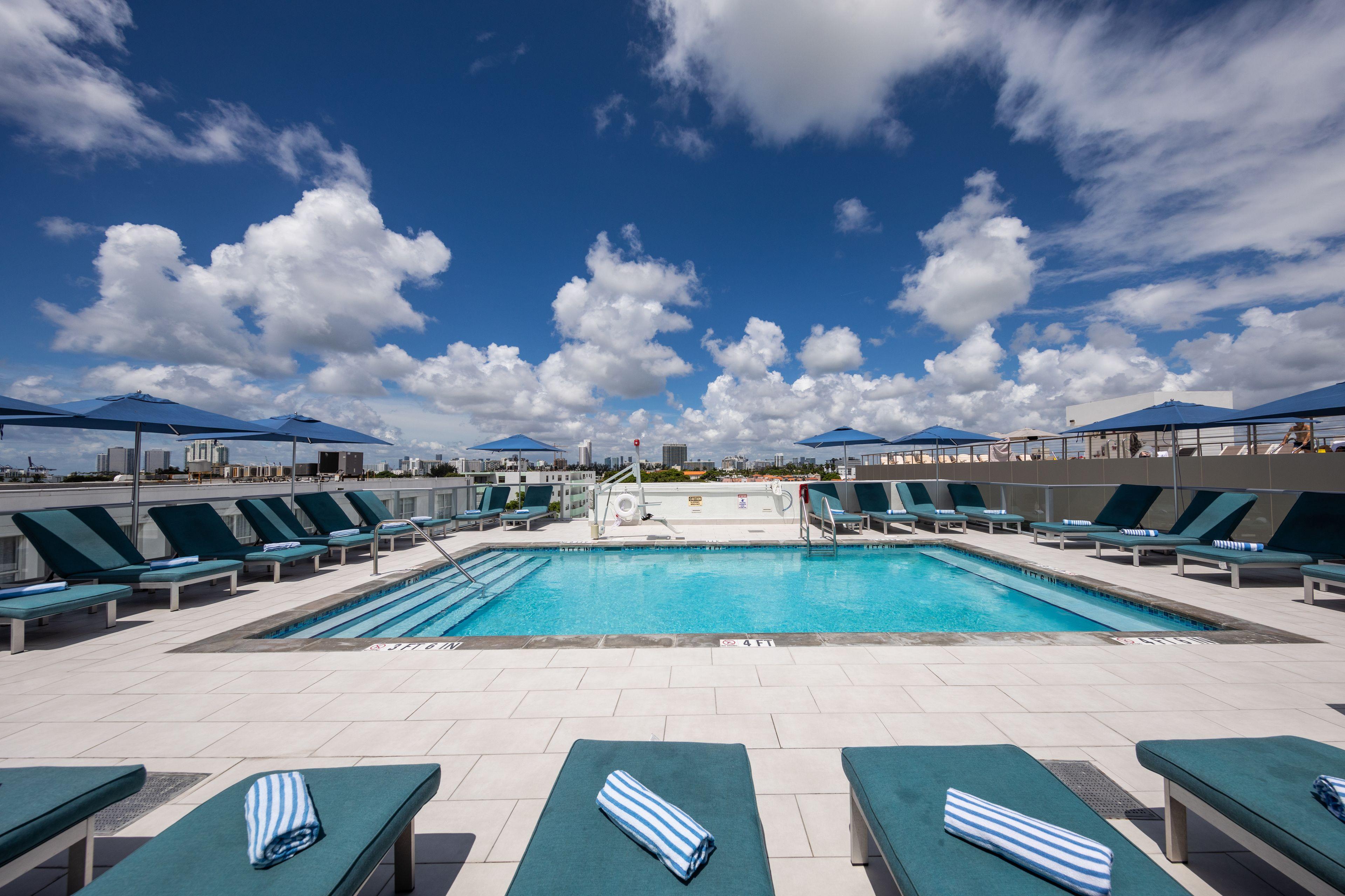 President Hotel Villa