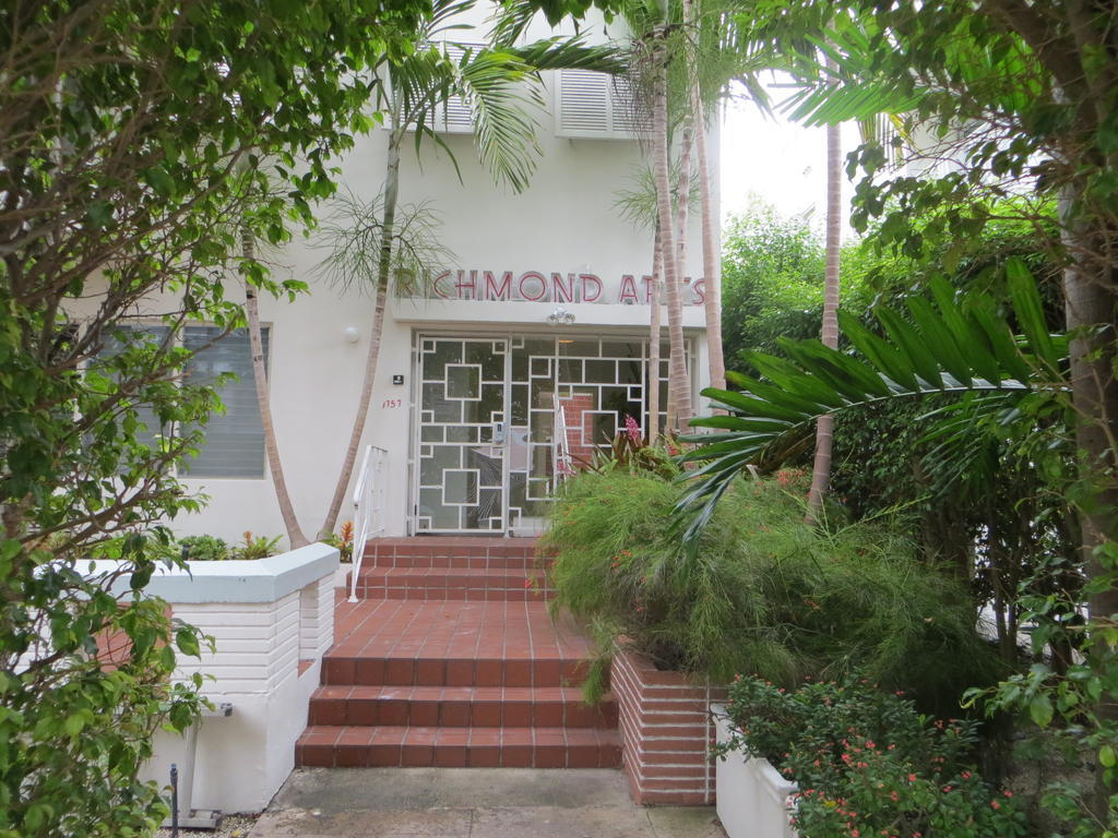 Richmond Oceanfront Hotel - Miami Beach